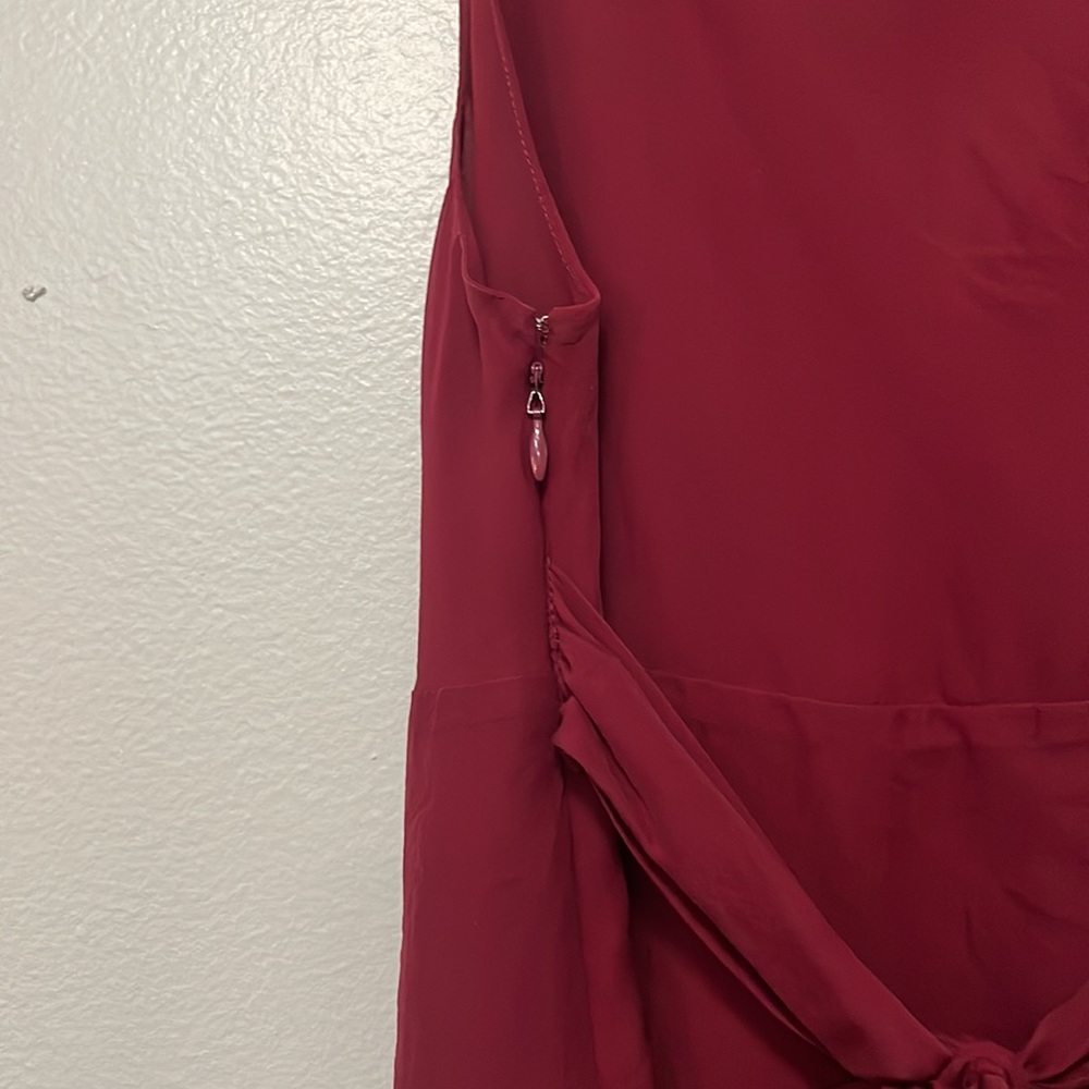 The Limited. Pretty red shirt. The back size small. - Picture 4 of 4